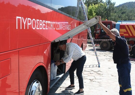 Ο Πρόεδρος του Επιμελητηρίου βρέθηκε ο ίδιος στην περιοχή και πρόσφερε το υγειονομικό υλικό & τα τρόφιμα